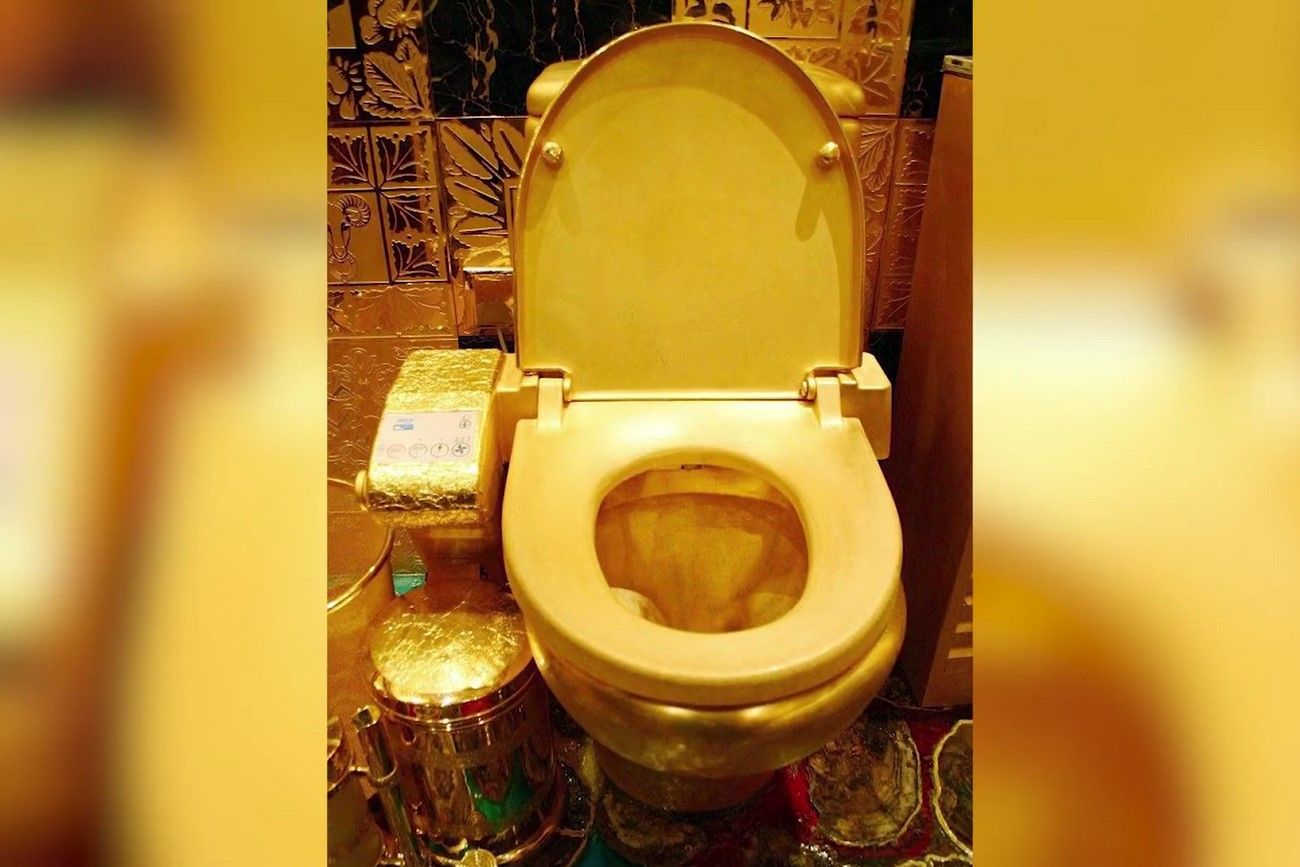 Toilets plated with gold.jpg